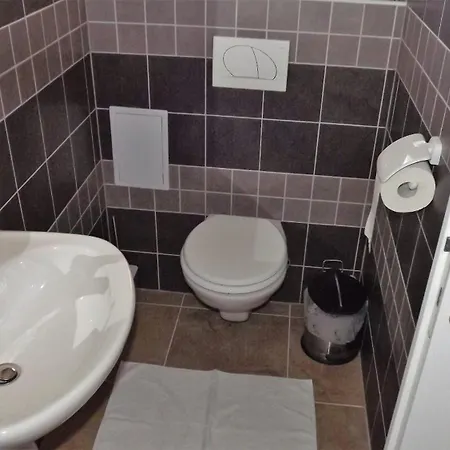 Apartment 3 *