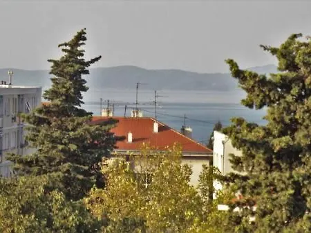 Apartment 3 *