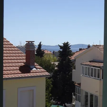 Apartment 3 *