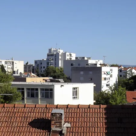 Apartment 3 *