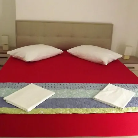 Apartment 3 *