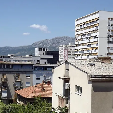 Apartment 3 *